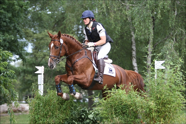 Lucky jumping. Photos by
Tierfotografie Huber.